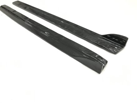 Kolfiber side skirts med fena till Audi S3, A3-Sline and RS3 8V Sedan 2014->